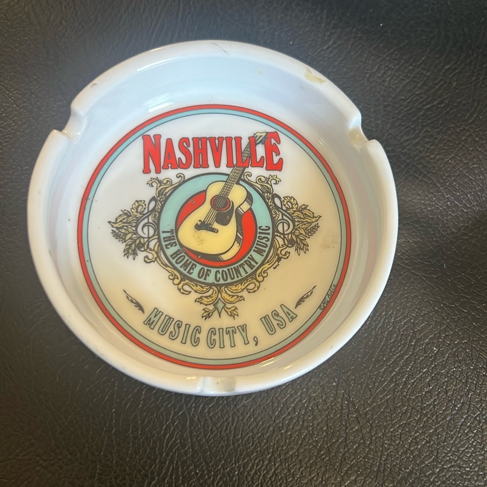 Nashville, TN - Music City Cigarette Ash Tray Ceramic - Pre-owned
